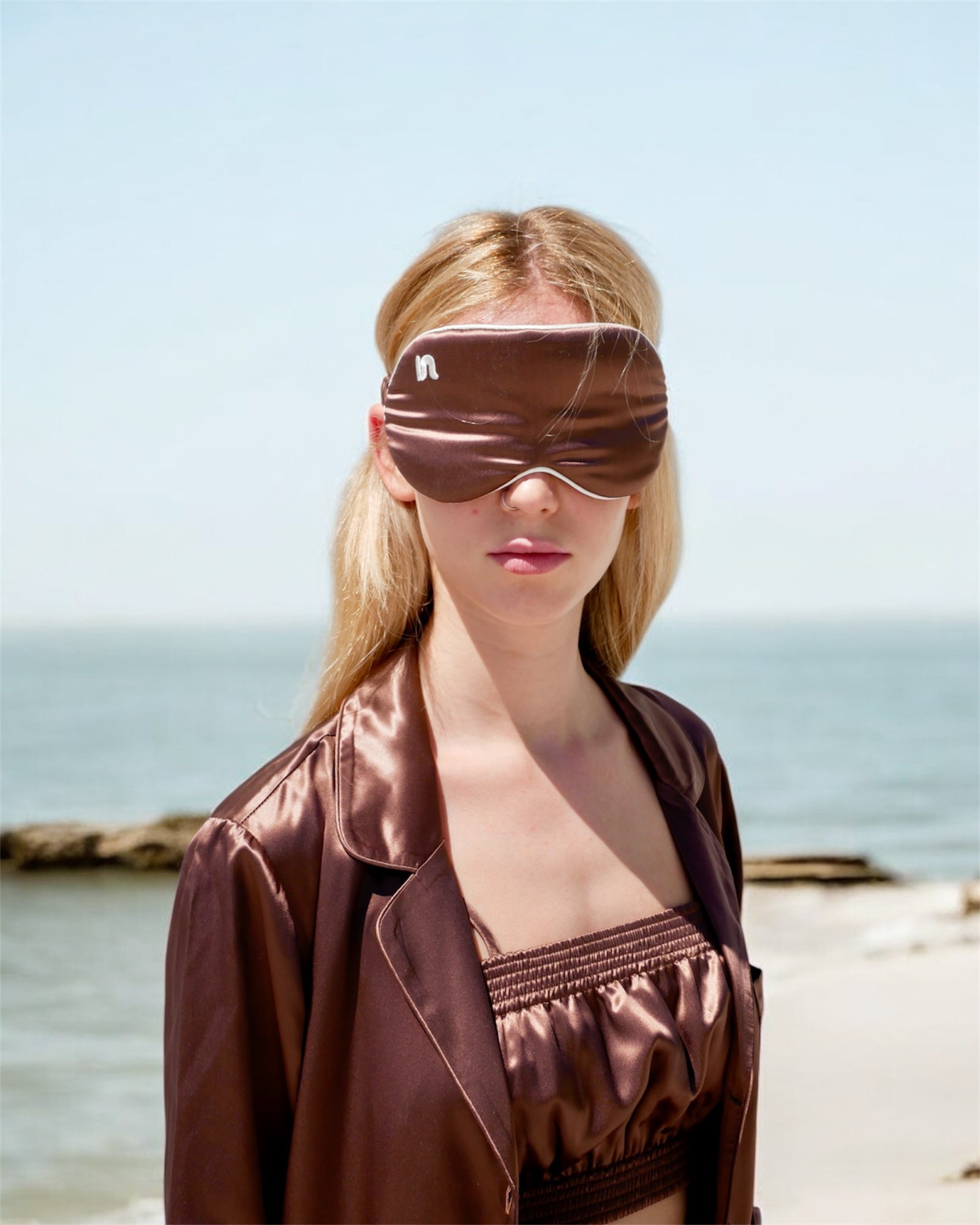 COCOA POWDER CONTOUR SLEEP MASK