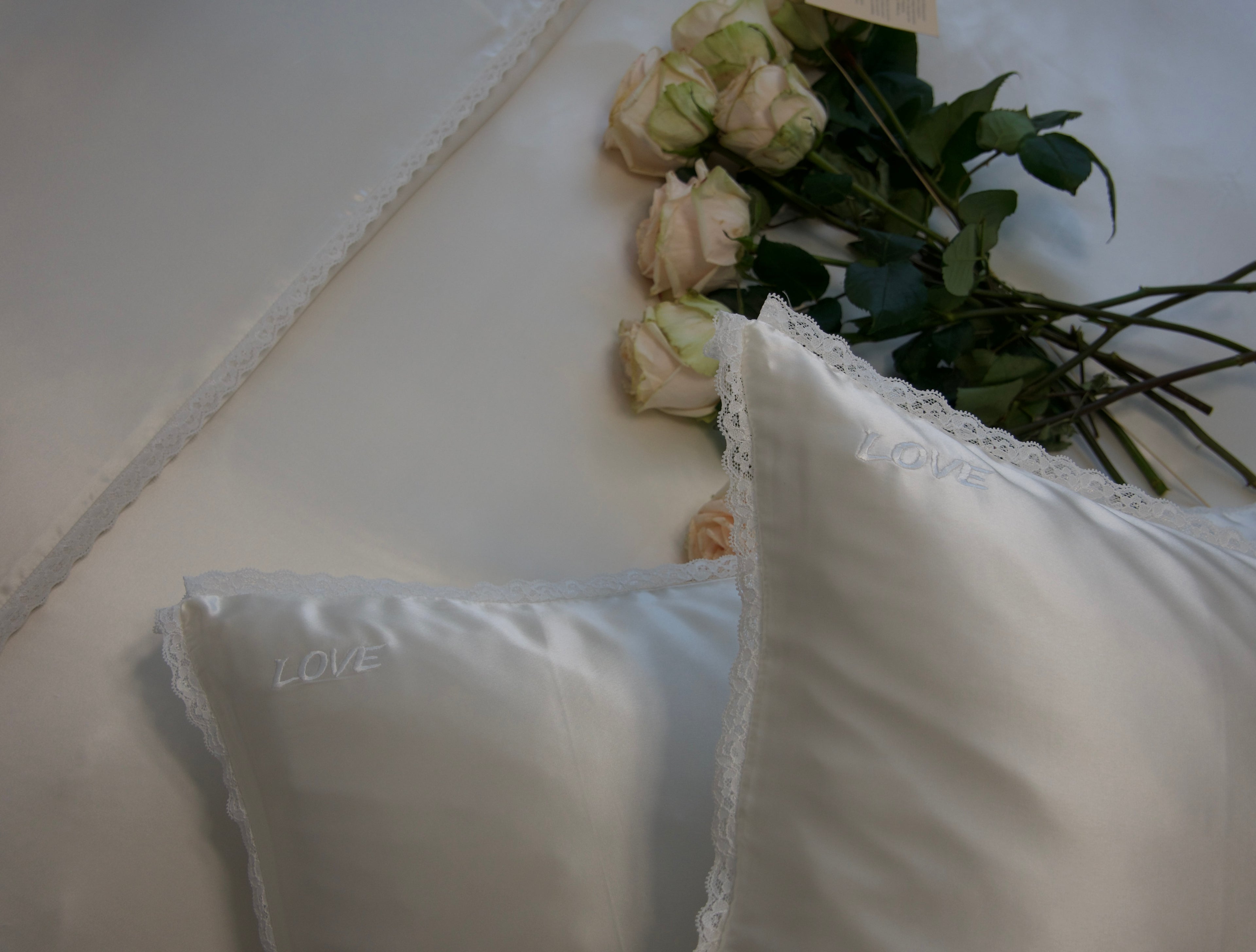 Powder White Silk Duvet Cover Set - 4 pcs