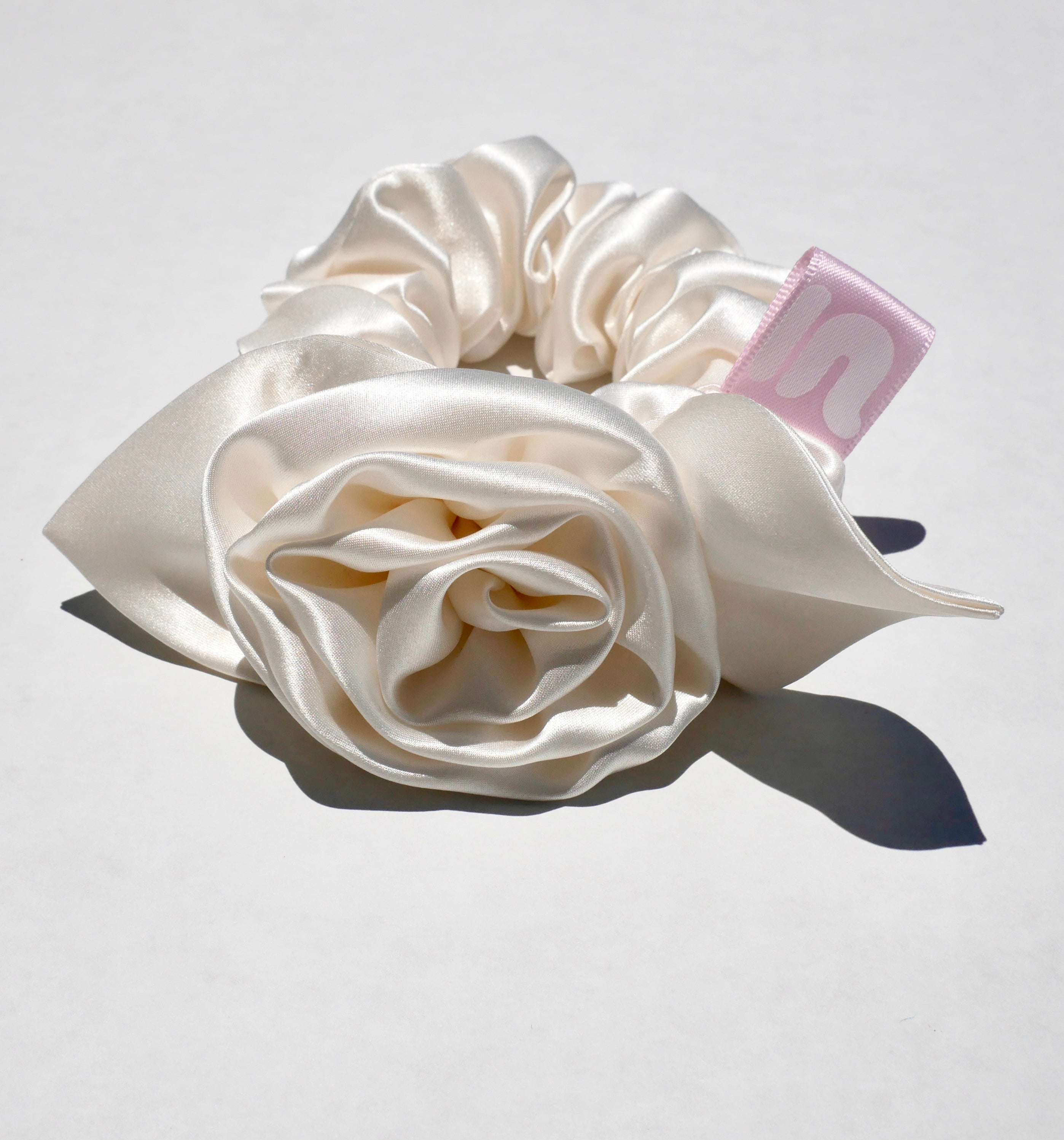 POWDER WHITE  ROSIE