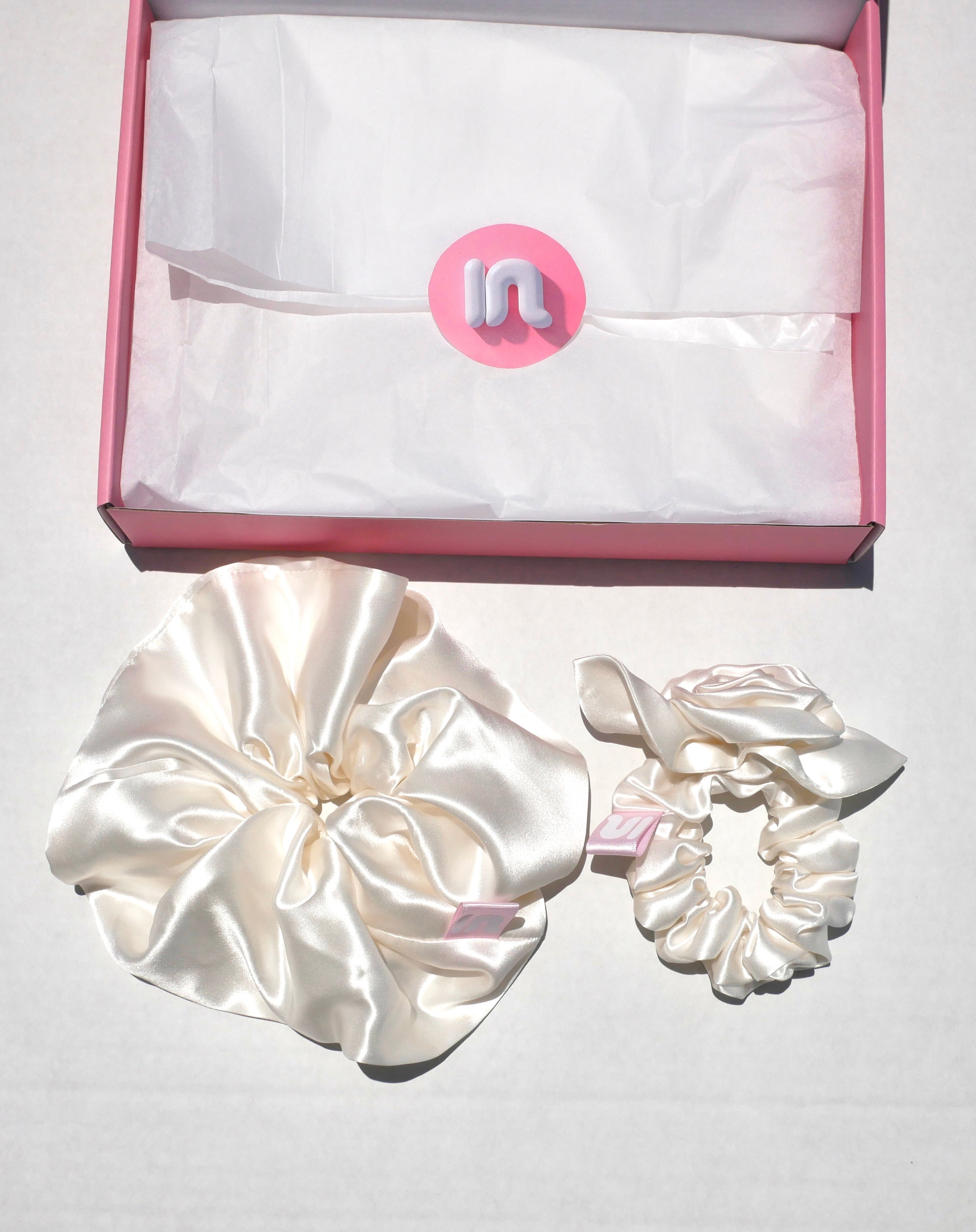 POWDER WHITE ROSIE  DUO