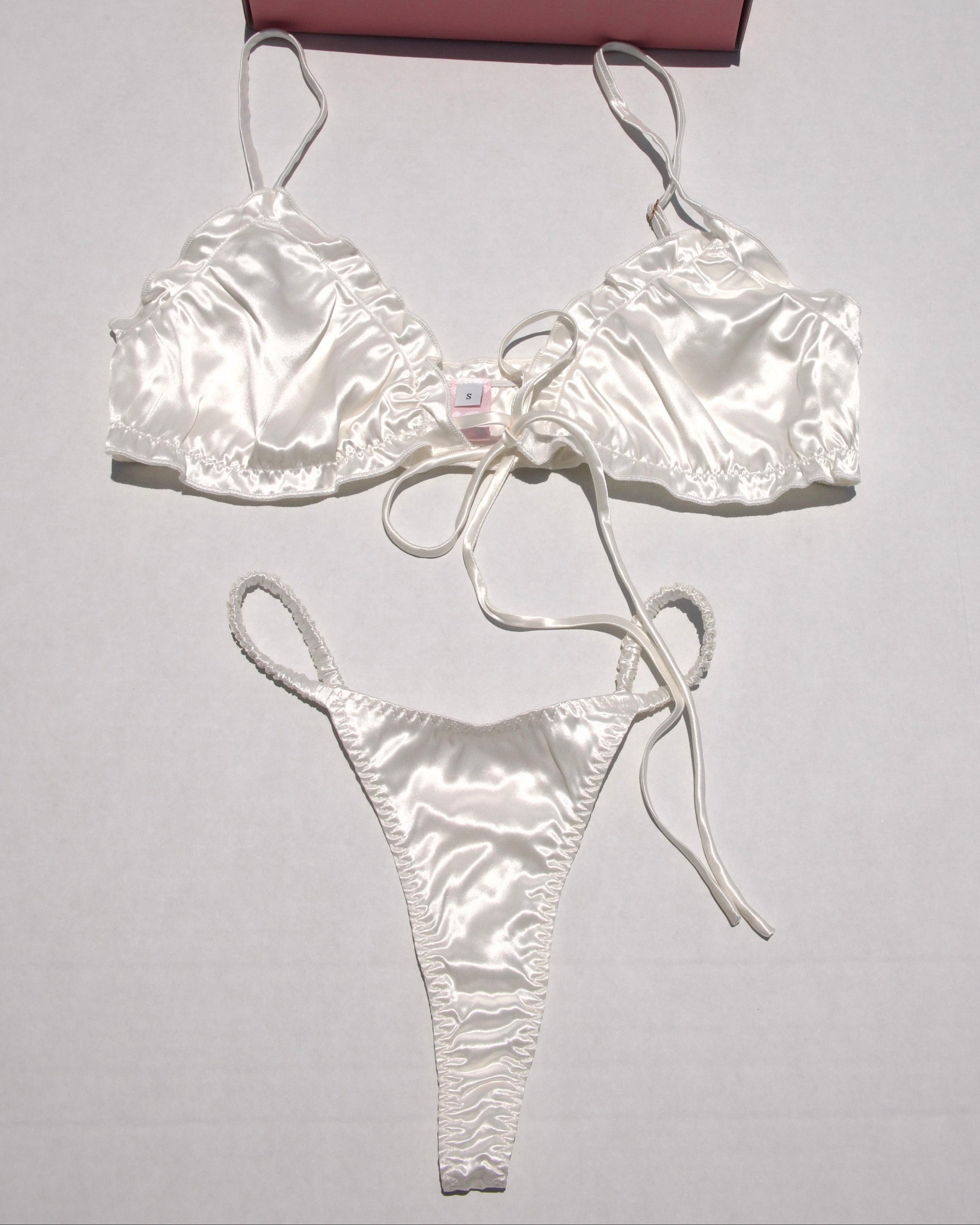 POWDER WHITE V STRING