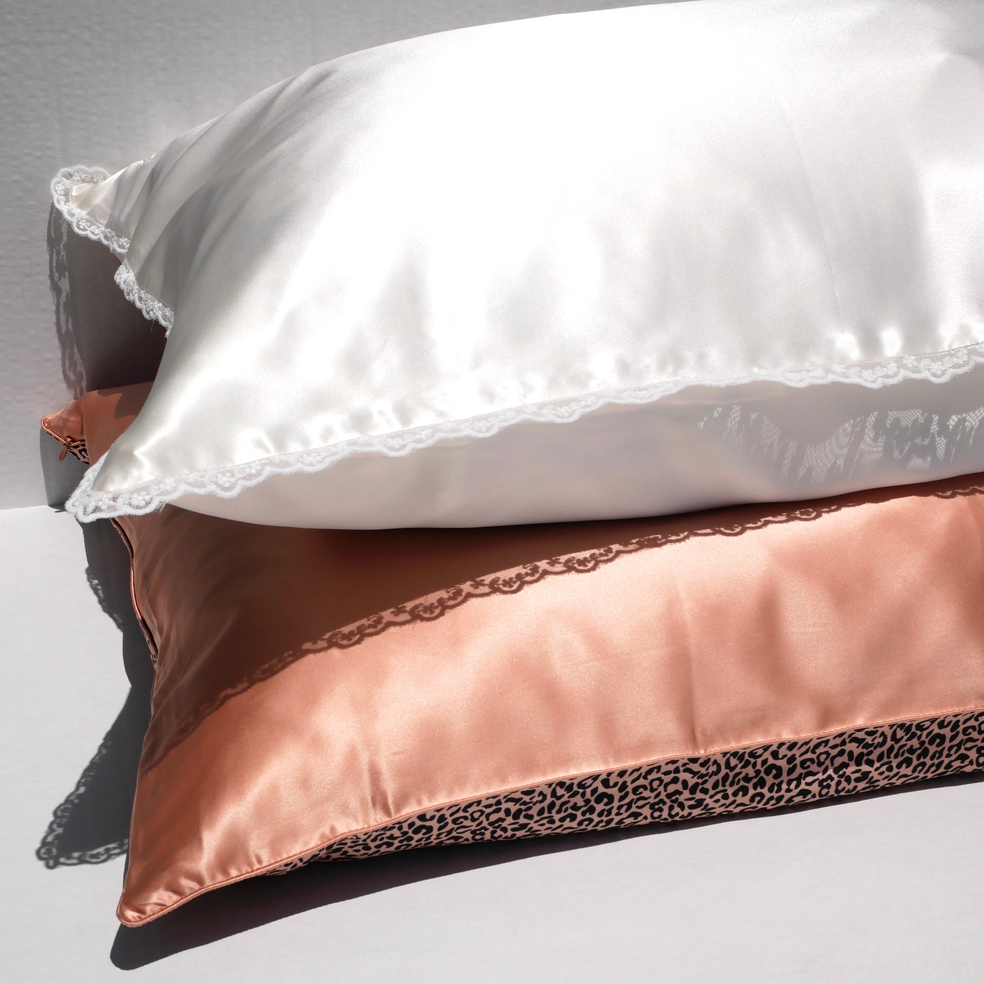 ROSE GOLD ZIPPERED PILLOWCASE