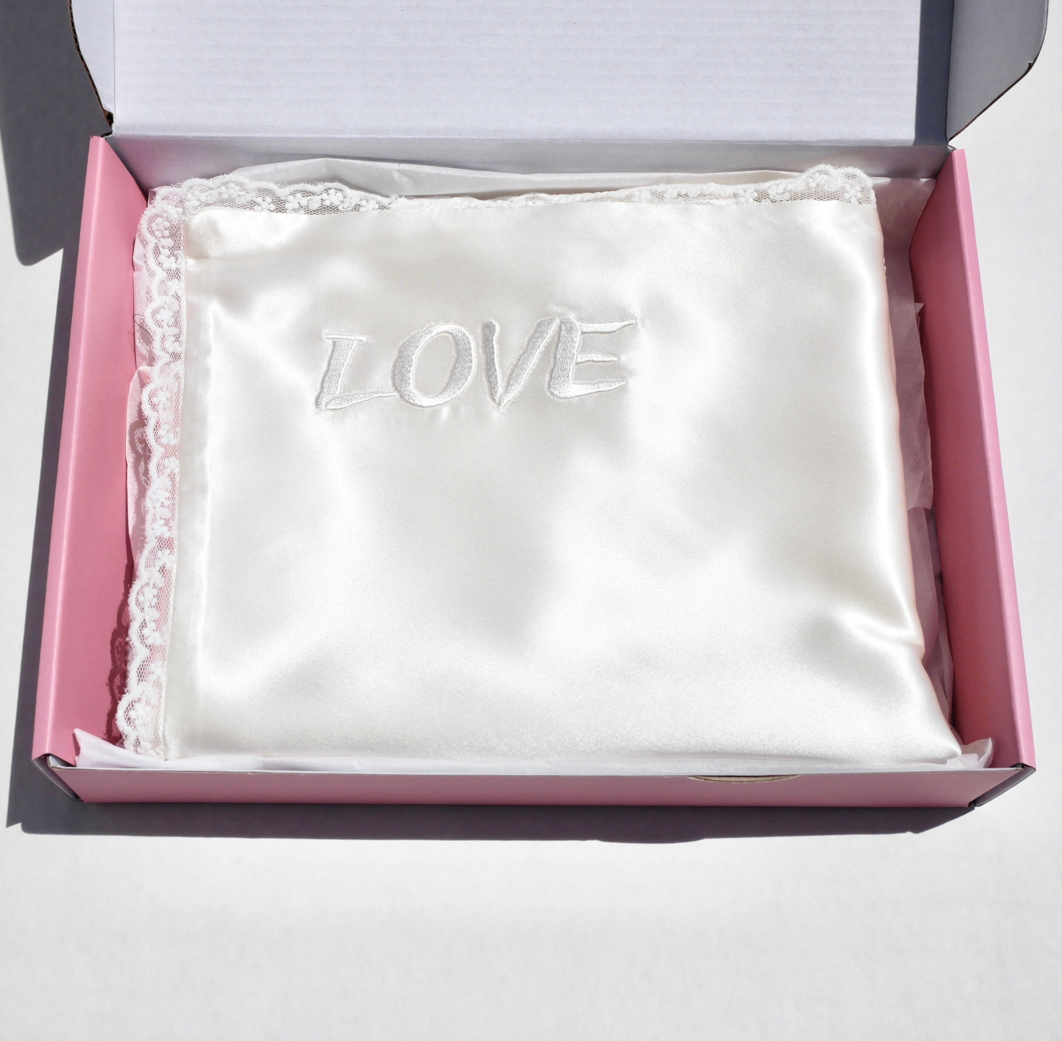 BRIDAL ZIPPERED PILLOWCASE