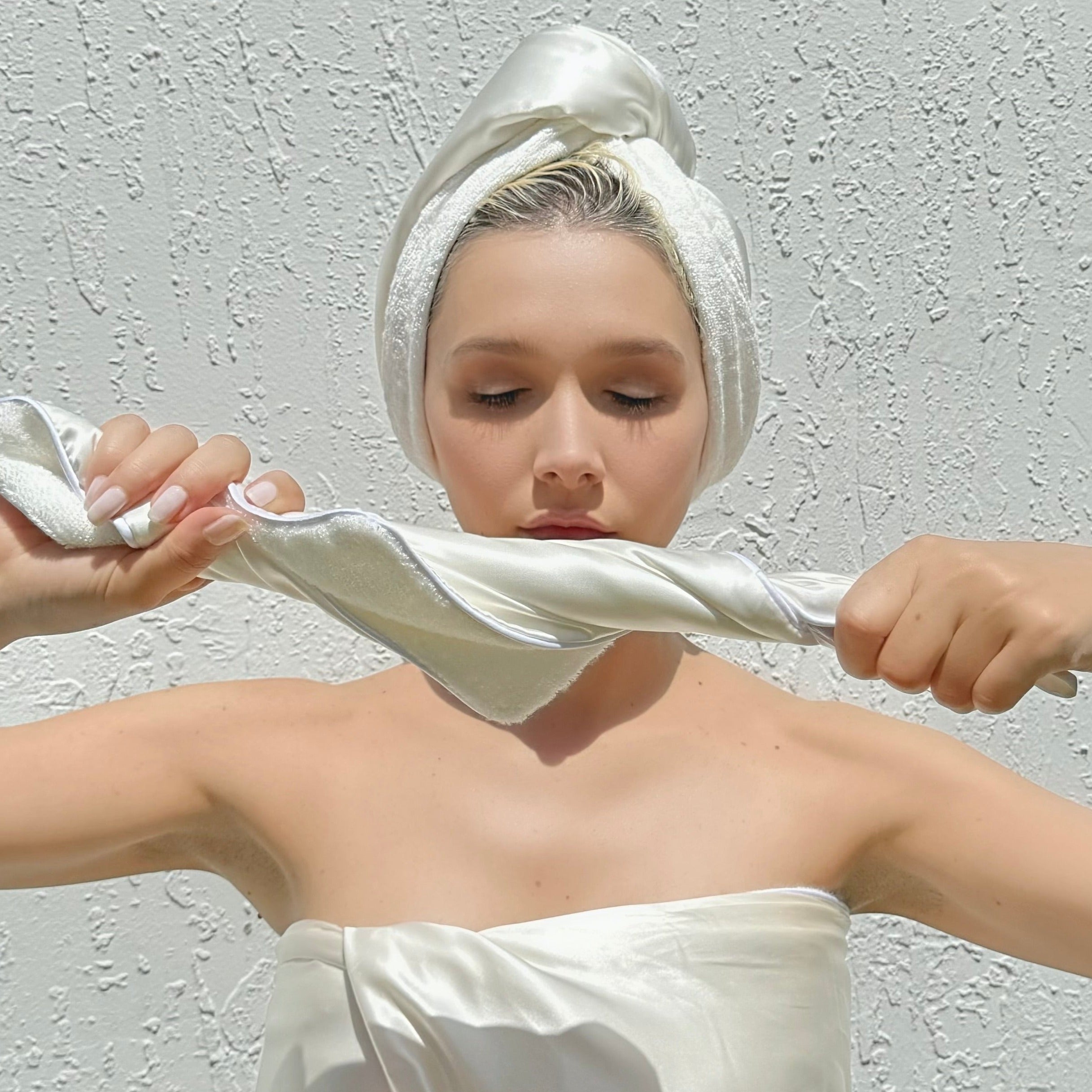 SILK AND BAMBOO FACE TOWEL