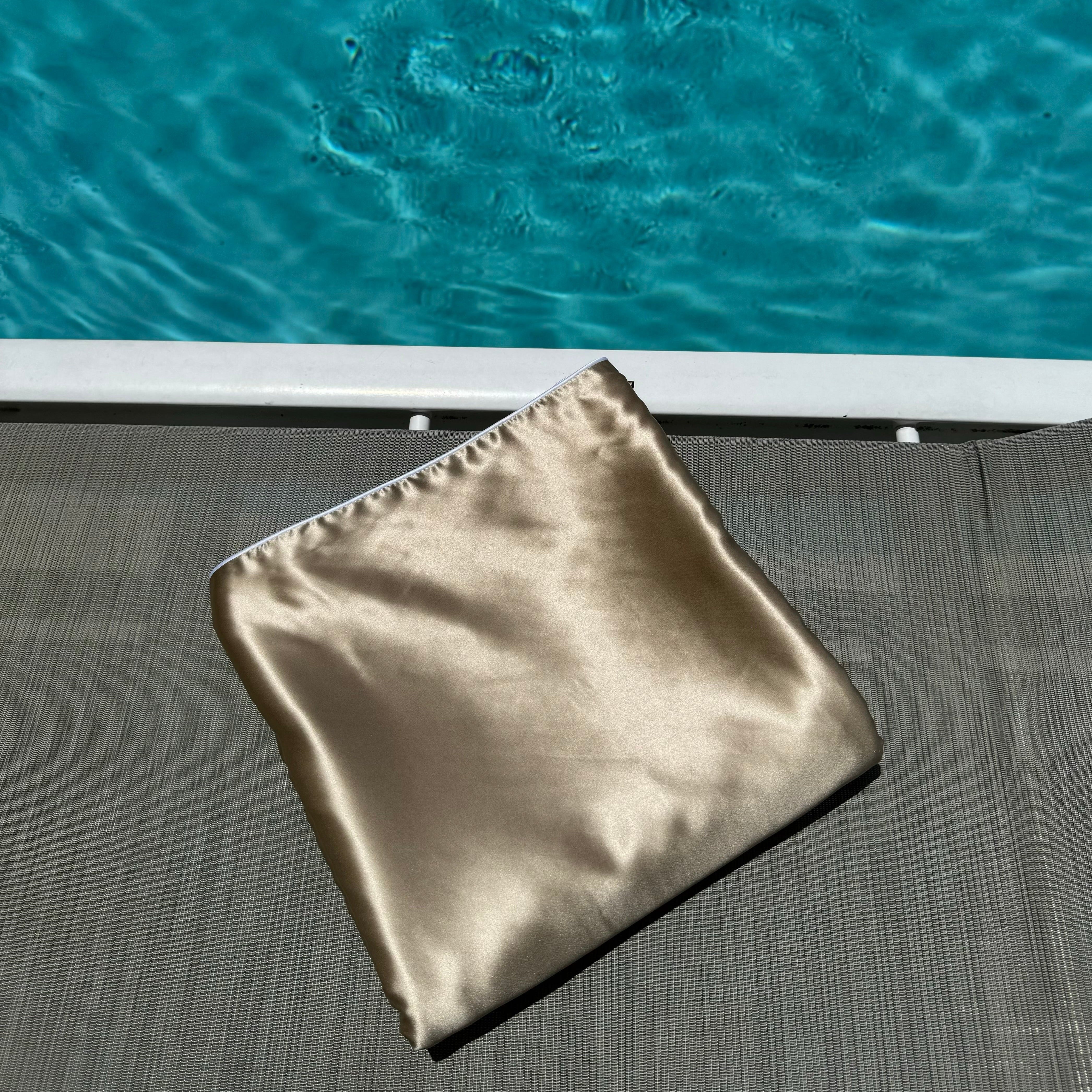 Silk and Bamboo Plush Bath Towel - Champagne