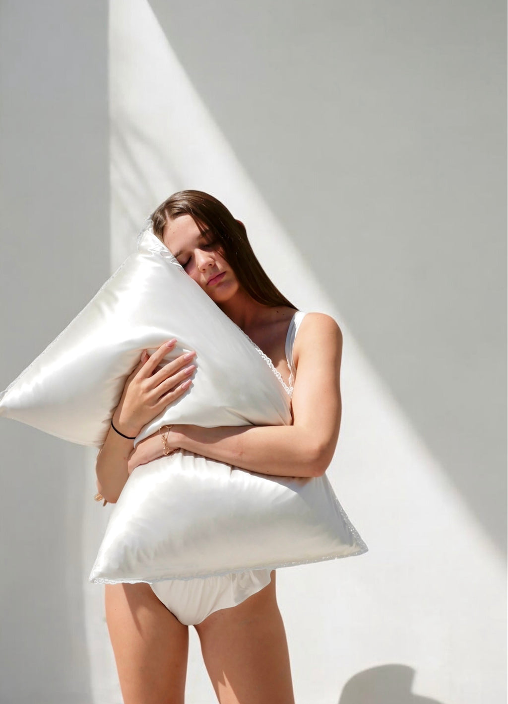 ROMANCE HYALURONIC ACID PILLOWCASE