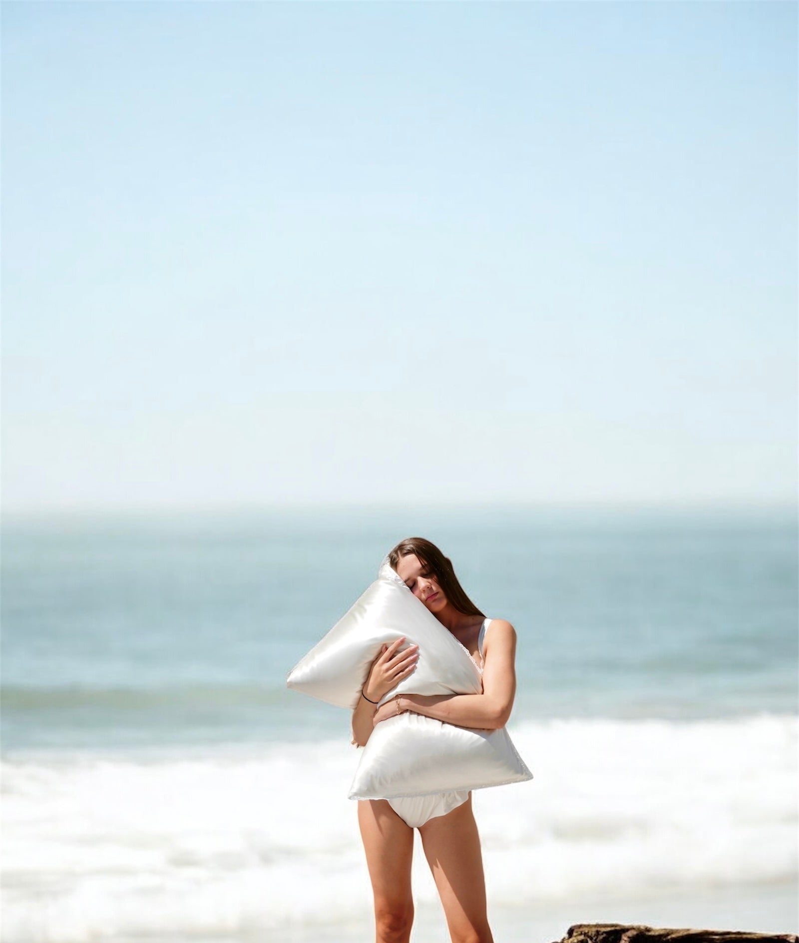 BRIDAL ZIPPERED PILLOWCASE