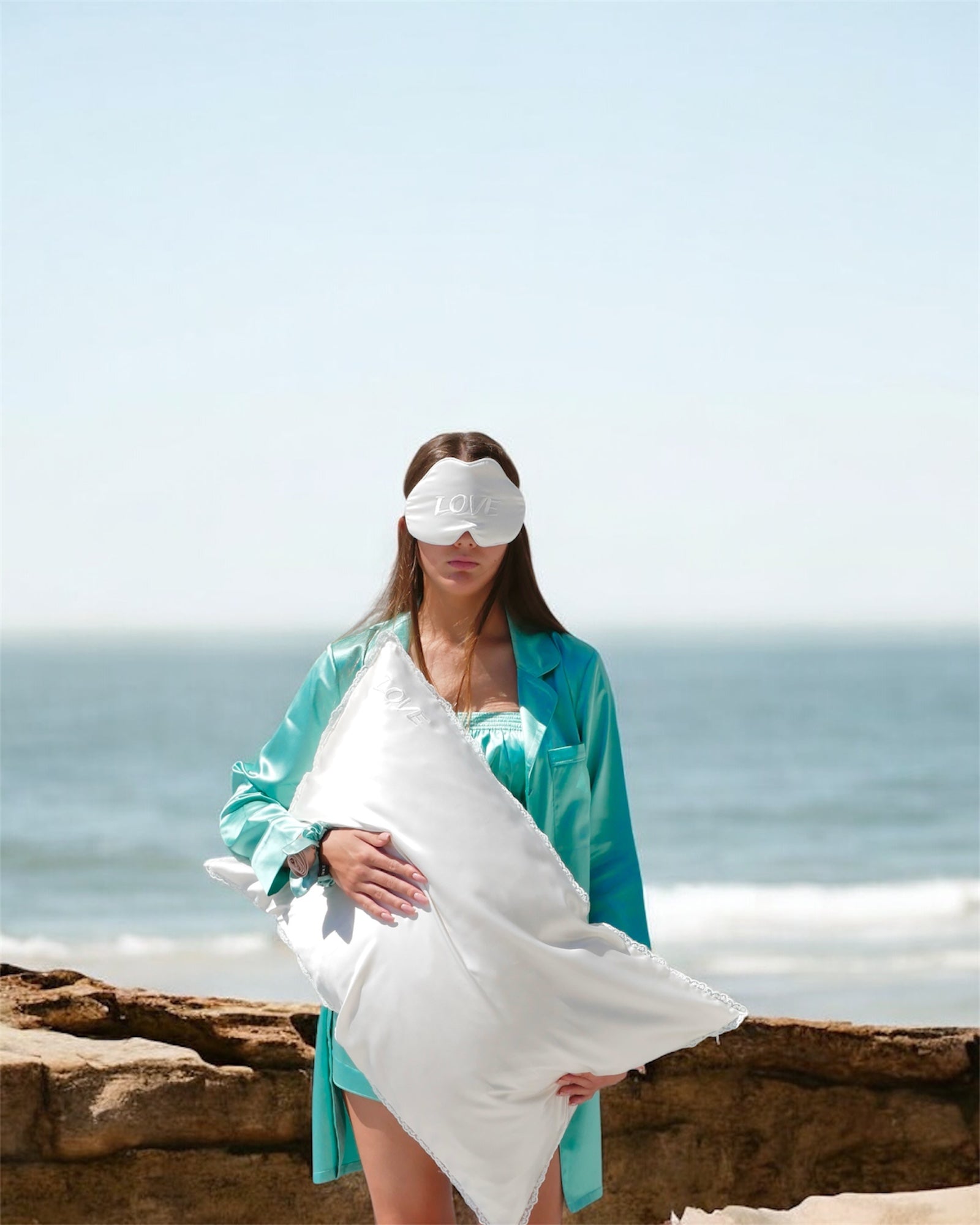 BRIDAL CONTOUR SLEEP MASK