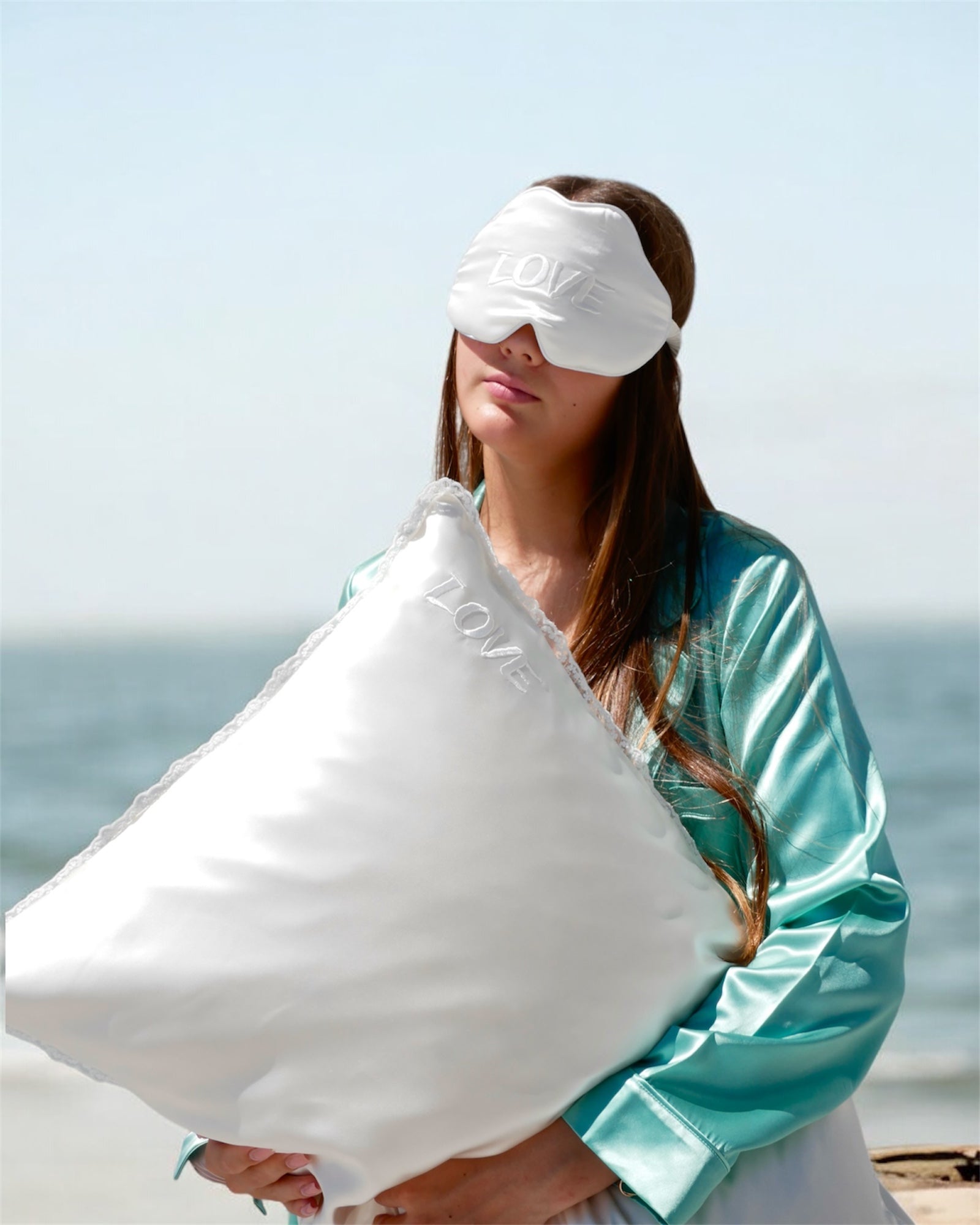 BRIDAL CONTOUR SLEEP MASK